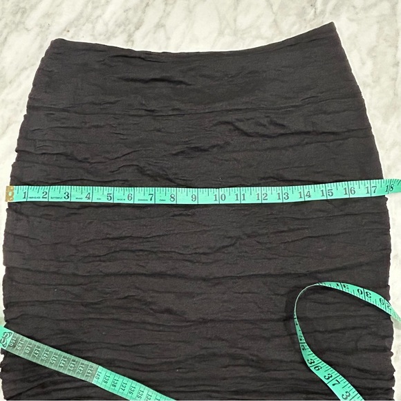 Sarah Pacini Stretch Krinkle Mini Pencil Skirt - Picture 3 of 9